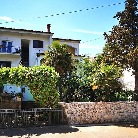 Apartment Dasek Ii, Njivice Luaran gambar