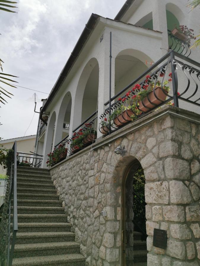 Apartment Dasek Ii, Njivice Luaran gambar