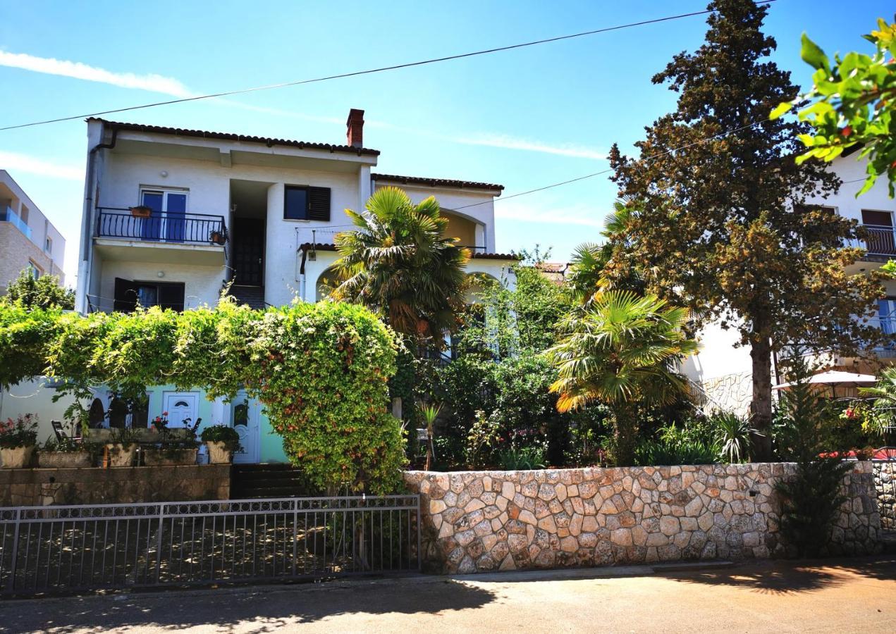 Apartment Dasek Ii, Njivice Luaran gambar